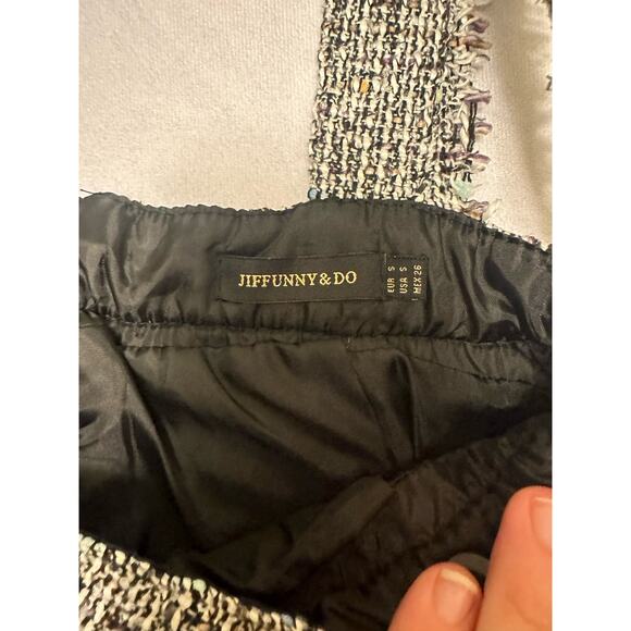 Jiffunny & Do. Woman's Straps Skirt Gray Frayed Tweed Size Small - Picture 5 of 6